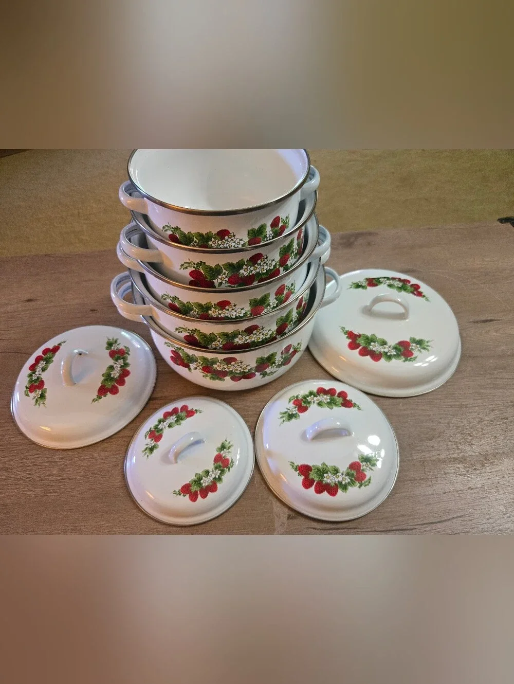 Vintage Enamel Strawberry Pattern Set